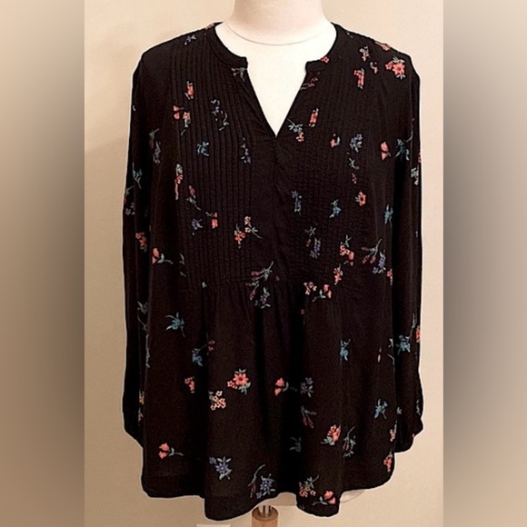 2/$30 Old Navy Black Red Floral Pin-tucked Long Sleeve Peasant Swing Blouse SZ L - Picture 1 of 10